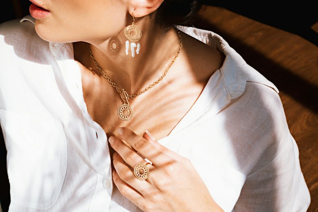 Bien choisir une chaîne pour accompagner ses bijoux précieux